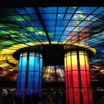 興隆居 - MRT美麗島駅のステンドグラスを楽しんでから、15分程歩いてもいいかも