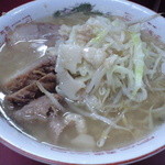 ラーメン二郎 - 20150527 午後6時　小豚，麺少な目，ニンニク少し，脂