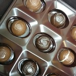 GODIVA Chocolatier - 