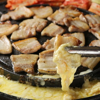 チーズフォンデュ厚切りサムギョプサル