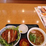和風レストランまるまつ - 料理写真:タレかつ丼とミニそばランチ