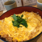 伊勢 - ランチ限定20色鶏そぼろ親子丼