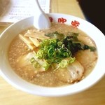 伊吹家 - 手もみラーメン伊吹屋
チャーシュー麺
800円！
少しとろみのあるスープ。
