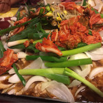 万才橋 - キモ焼きのタレ、もやし、キムチの残りを投入