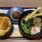 資さんうどん - 料理写真: