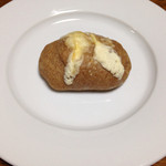 ゴントラン シェリエ - ベーコンとカマンベールのコンプレロール（200円）