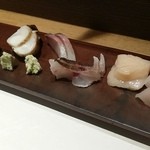 和人良 - 【H27.5.24】御造里盛り合わせ１３５０円～。