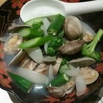 和人良 - 【H27.5.24】浅蜊と春野菜の酒蒸し８００円。
