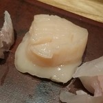 和人良 - 【H27.5.24】御造里盛り合わせ１３５０円～。帆立。