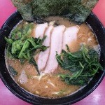 ラーメン 杉田家 - チャーシューメン並＋青菜増し