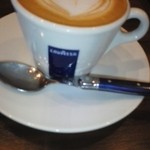 トラットリアビコローレヨコハマ - カプチーノ