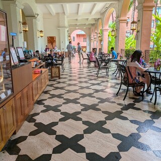 Royal Hawaiian Bakery