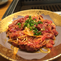 焼肉家 KAZU 神楽坂 - お肉のなめろう