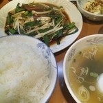 北京料理 竜馬 - レバニラ炒め定食ご飯大盛り900円。