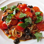 アル・ケッチァーノ - オリーブとケッパーのトマトソース・プッタネスカ大盛り