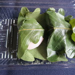 出町ふたば - 2015年05月06日（水）　柏餅・味噌白餡