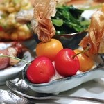 広尾小野木 - ・前菜盛り合わせ
      ほおずきとまとの白和え
      ほたるいか　
      とうもろこしのてんぷら（あともう一つ何か入っていた・・・）
      稚鮎
      焼きそら豆
      ポテサラ
      パクチーおひたし