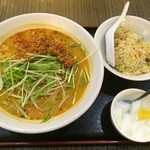 栄華楼 - 麺セット880円（坦々麺）