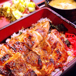 おか田 - こんがり焼けた、キジ弁当。