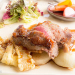 のどか - 柔らかいサーロインステーキがあめ色のガーリックソースに絡まって蕩けそう