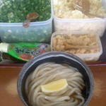 本格手打うどん はゆか - はゆか(香川県綾歌郡綾川町羽床下)ぶっかけうどん(冷)260円(ダシうす口)