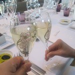 テーブル36 - 乾杯！