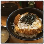 とん亭 - 黒ロースカツ丼。
肉は歯応えがある感じ。
美味いけど¥1,980は高く感じるなー