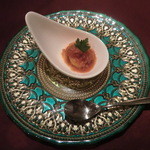 ブルガズ アダ - アミューズ　小海老のハーブとトマトのピリ辛ソース冷製仕立て