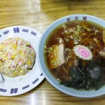 足立屋