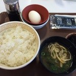 すき家 - たまごかけごはん220円（税込）