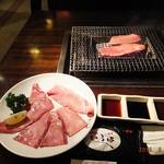 一罗华炭火烧肉  - 上牛タン