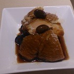 喜臨軒 - 2015年5月のランチの小菜は八角の効いた鶏の煮込み