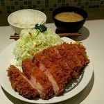 丸山吉平 - リブ250かつ定食（2,300円）