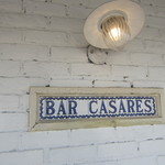 Casares - 入り口横の看板