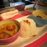 カジュアル タイ料理 カオサンカァ - 2種類のカレーランチ♪