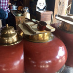 赤福 - 赤福本店・かまどが置いています。
      もちろん、現役です。