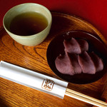 赤福本店・赤福盆¥290
          出来立てはむちゃくちゃうまい！