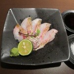 Ittou - のど黒刺身　１９５０円　なり！醤油と塩でいただきます！のど黒は少し身の柔らかい魚だが刺身で食べても悪くない