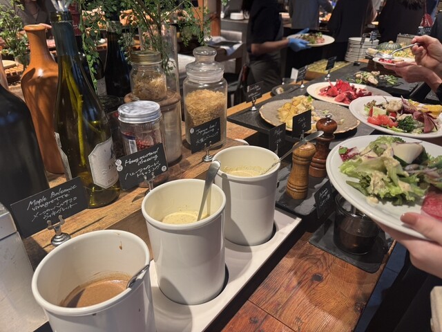 MORETHAN TAPAS LOUNGE （【旧店名】MORETHAN DINING） - 西新宿五丁目