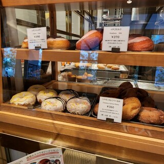 MIDLAND CINEMA DONUTS FACTORY_1