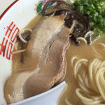 長崎楼 - 2015年5月下旬 チャーシューは安定した感じですね。バランスが良い美味いチャーシューです。