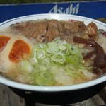 らー麺 ゴルジ - モモ肉一枚