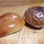 ロアール - クリームパン　130円、フランスあんぱん　120円