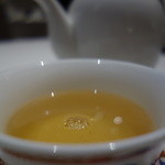 大阪 聘珍樓 - 最後はしっかり中国茶で（なんちゅうお茶だったか忘れたけど）