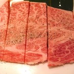 黒毛和牛焼肉 凱旋門 - うす身の美味
