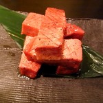 黒毛和牛焼肉 凱旋門 - 厚切りタン～