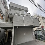 MARE - MAREが入っている建物の外観です。店舗は2階にございます。