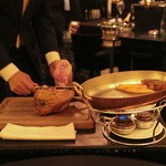 ガストロノミー ジョエル・ロブション - 切り分け…