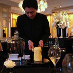 ガストロノミー ジョエル・ロブション - バターがクルクルと丸まって