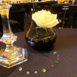 ガストロノミー ジョエル・ロブション - テーブル上の装飾も絵になります